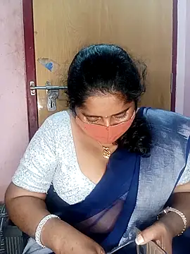 Jessi 25 online show from 11/23/25, 05:46