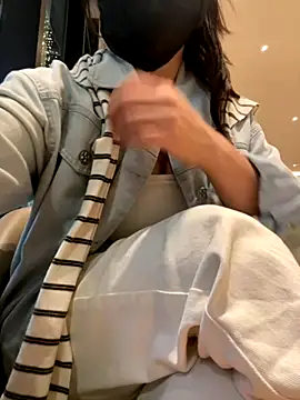 Snapshot of xiao-mo520 chatting on 11/02/25, 10:39 xiao-mo520 online show from 11/02/25, 10:39