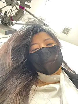 Snapshot of xiao-mo520 chatting on 11/03/25, 12:17 xiao-mo520 online show from 11/03/25, 12:17