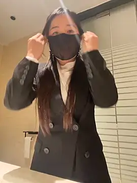 Snapshot of xiao-mo520 chatting on 11/30/25, 02:43 xiao-mo520 online show from 11/30/25, 02:43