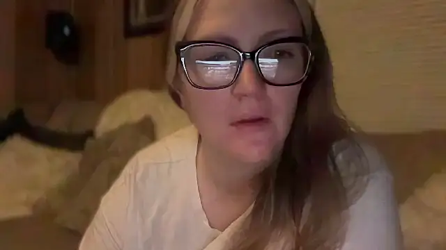 Snapshot of PefectNipz chatting on 09/15/25, 12:54 PefectNipz online show from 09/15/25, 12:54