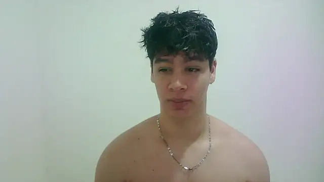 Snapshot of zeus_181 chatting on 05/01/26, 01:43 zeus 181 online show from 05/01/26, 01:43