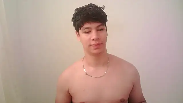 Snapshot of zeus_181 chatting on 05/08/26, 01:49 zeus 181 online show from 05/08/26, 01:49