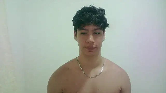 Snapshot of zeus_181 chatting on 05/16/26, 02:19 zeus 181 online show from 05/16/26, 02:19