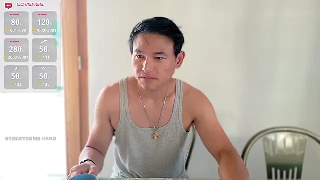 Snapshot of AsianBoy_WhiteDaddy chatting on 06/19/26, 04:39 AsianBoy WhiteDaddy online show from 06/19/26, 04:39