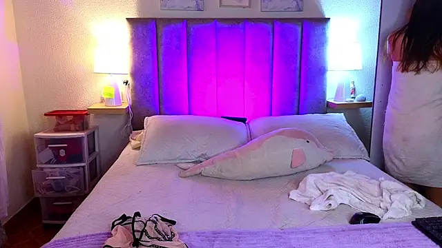 juliana-mancini online show from 04/20/26, 04:21