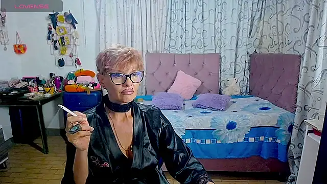Snapshot of isabella-lips007 chatting on 05/20/26, 02:18 isabella-lips007 online show from 05/20/26, 02:18