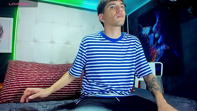 Matteo12  online show from 09/17/25, 04:25