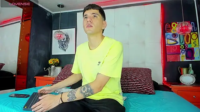 Matteo12  online show from 10/01/25, 09:43