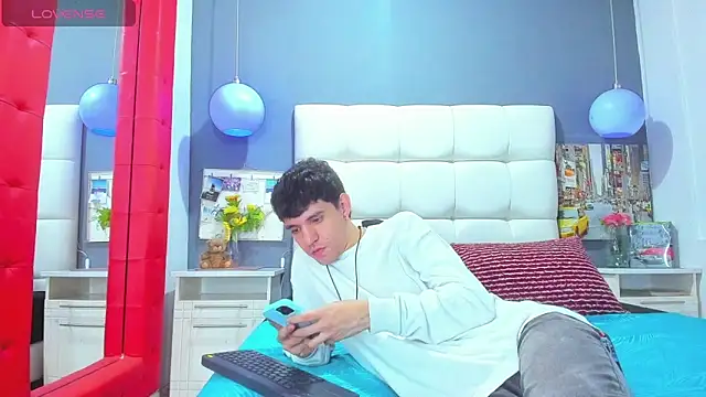 Matteo12  online show from 11/02/25, 02:47