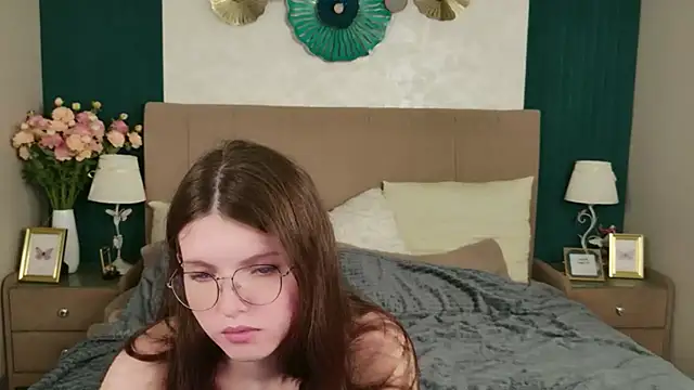 Gaby Essen online show from 11/24/25, 08:30