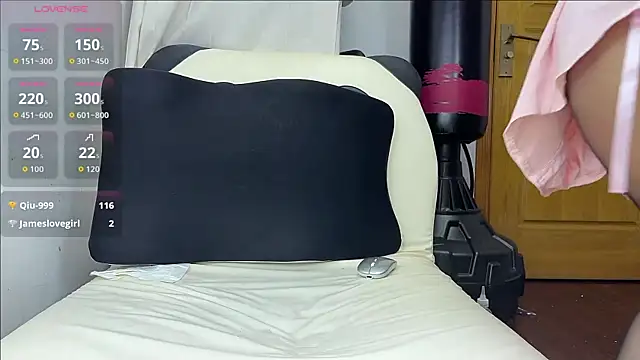 Snapshot of Stella-999 chatting on 10/18/25, 06:41 Stella-999 online show from 10/18/25, 06:41