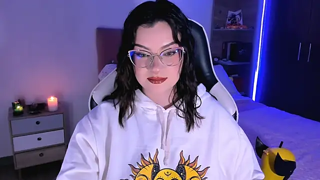 OphelianaRose33 online show from 10/03/25, 10:51