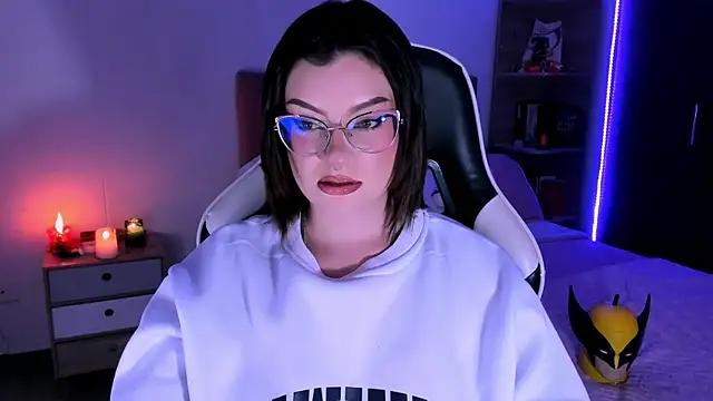 OphelianaRose33 online show from 10/27/25, 10:47