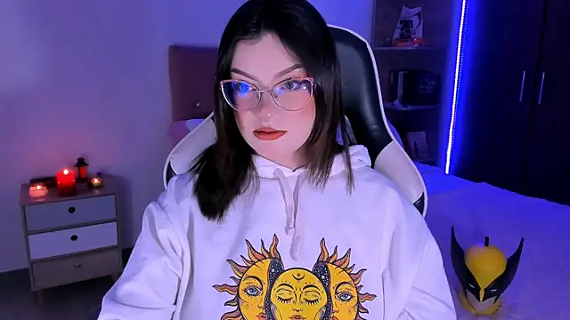 OphelianaRose33 online show from 11/25/25, 10:32