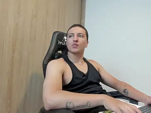 Snapshot of broly_becker chatting on 10/10/25, 12:31 broly becker online show from 10/10/25, 12:31