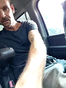 Hungwell1515 online show from 12/18/25, 04:24