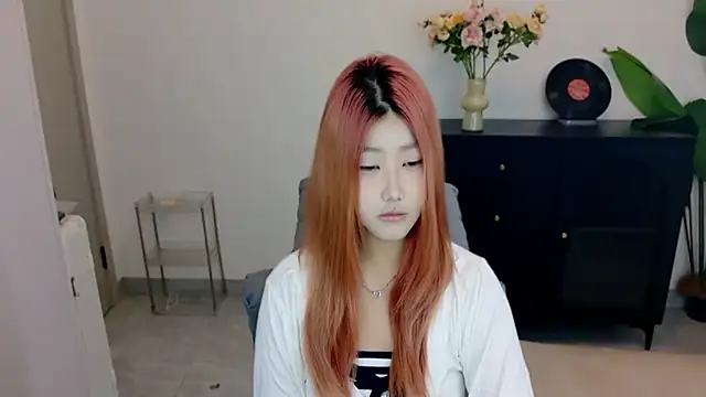 Snapshot of xiaouli chatting on 10/26/25, 05:46 xiaouli online show from 10/26/25, 05:46