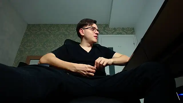 Snapshot of FelixStarkk chatting on 10/23/25, 04:12 FelixStarkk online show from 10/23/25, 04:12