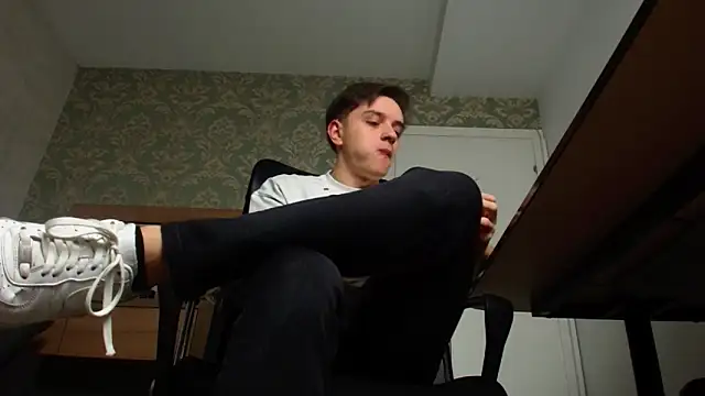 Snapshot of FelixStarkk chatting on 11/08/25, 05:40 FelixStarkk online show from 11/08/25, 05:40