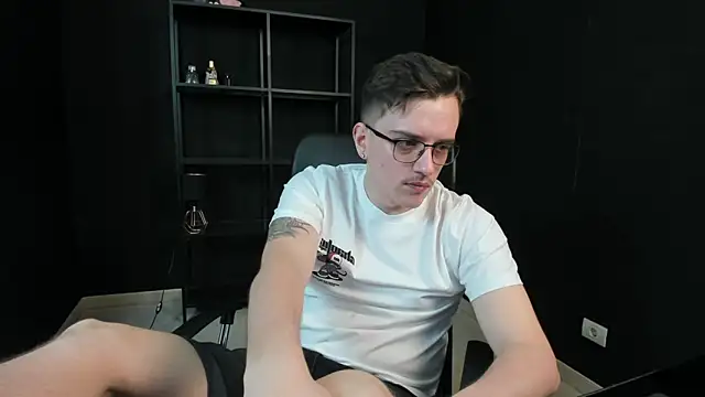 FelixStarkk online show from 05/08/26, 05:02