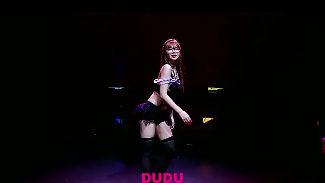 yznt-dudu online show from 10/03/25, 12:24