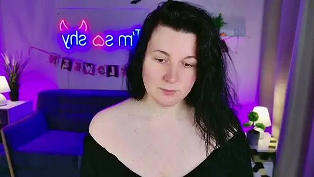 love me  tonight  online show from 10/22/25, 10:42