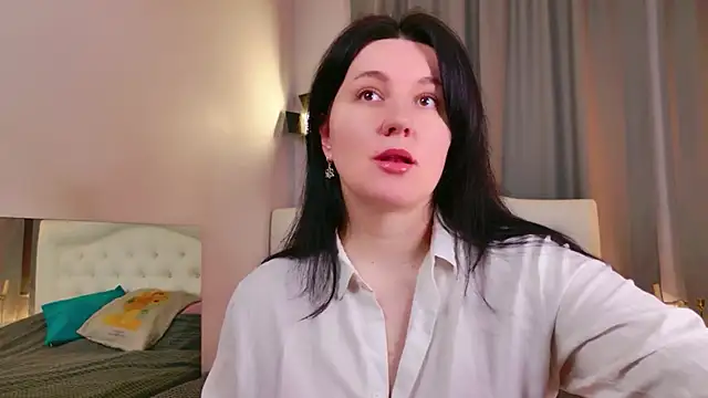 love me  tonight  online show from 12/20/25, 10:06