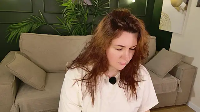 Snapshot of love_me__tonight_ chatting on 05/15/26, 01:34 love me tonight online show from 05/15/26, 01:34
