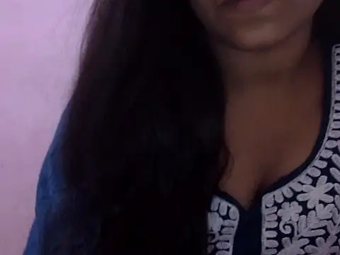 Snapshot of LIYO_ chatting on 10/19/25, 06:58 LIYO online show from 10/19/25, 06:58