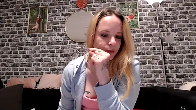 Snapshot of SexyMilf_37 chatting on 04/25/26, 08:50 SexyMilf 37 online show from 04/25/26, 08:50