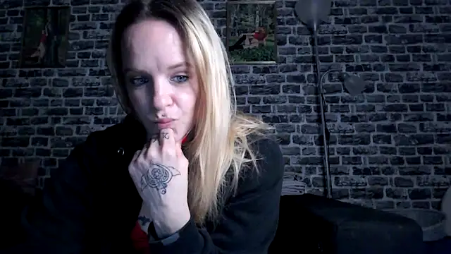 Snapshot of SexyMilf_37 chatting on 05/11/26, 08:39 SexyMilf 37 online show from 05/11/26, 08:39