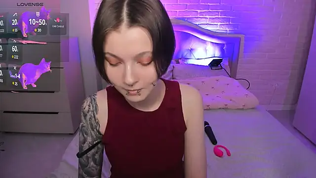 Snapshot of MiraVelle chatting on 07/19/26, 07:28 MiraVelle online show from 07/19/26, 07:28