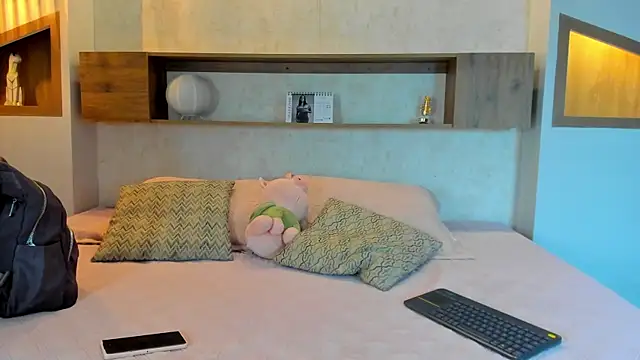 Emilly Beaumont online show from 04/14/26, 12:22