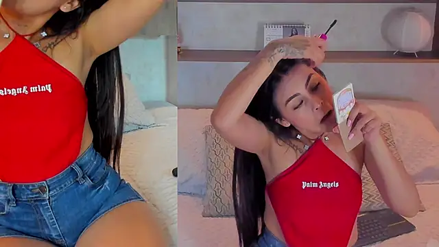 Snapshot of Emilly_Beaumont chatting on 04/24/26, 02:08 Emilly Beaumont online show from 04/24/26, 02:08