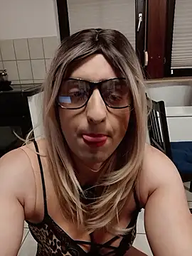 sina sun25 online show from 12/13/25, 07:53