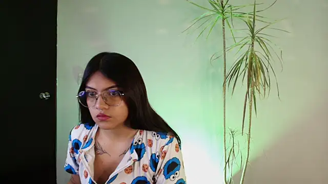 Lilith and Khloe online show from 09/16/25, 11:22