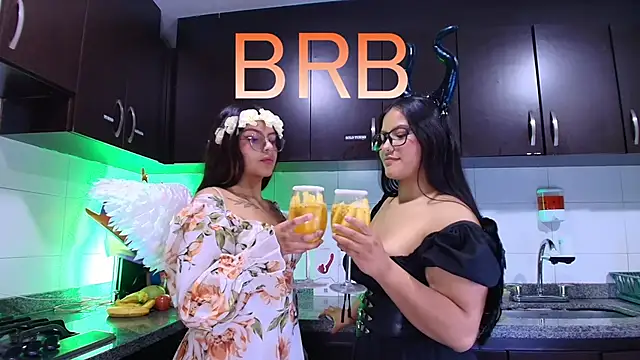 Lilith and Khloe online show from 11/12/25, 11:21