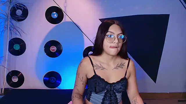 Lilith and Khloe online show from 12/03/25, 11:19