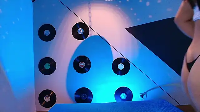 Lilith and Khloe online show from 02/15/26, 11:41