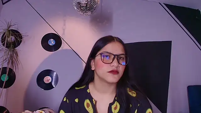 Lilith and Khloe online show from 03/03/26, 11:16