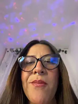 Snapshot of Linda_Bellucci chatting on 05/16/26, 05:04 Linda Bellucci online show from 05/16/26, 05:04