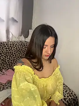Snapshot of Linda_Bellucci chatting on 05/26/26, 01:18 Linda Bellucci online show from 05/26/26, 01:18