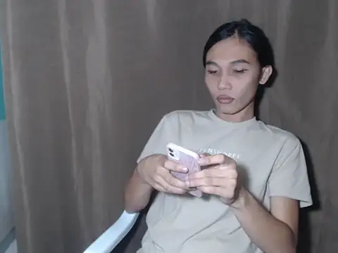 Urfucking khloe1 online show from 09/20/25, 11:39