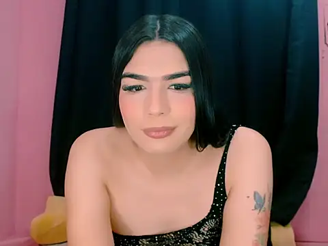 Snapshot of _crystal23_ chatting on 10/18/25, 04:48  crystal23  online show from 10/18/25, 04:48