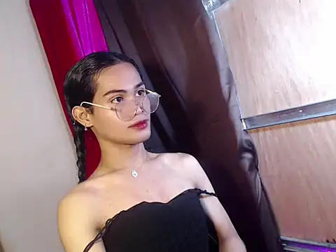 Snapshot of bellalot chatting on 09/27/25, 03:00 bellalot online show from 09/27/25, 03:00