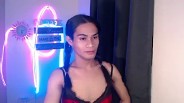 Snapshot of bellalot chatting on 10/13/25, 03:23 bellalot online show from 10/13/25, 03:23