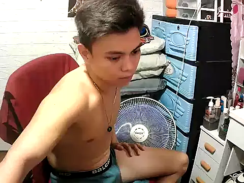 Snapshot of Pinoy_slutcummer69 chatting on 05/14/26, 01:51 Pinoy slutcummer69 online show from 05/14/26, 01:51