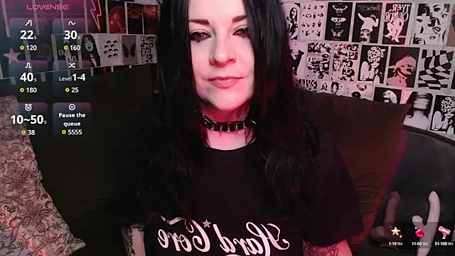 Snapshot of Kvopa chatting on 10/25/25, 10:37 Kvopa online show from 10/25/25, 10:37