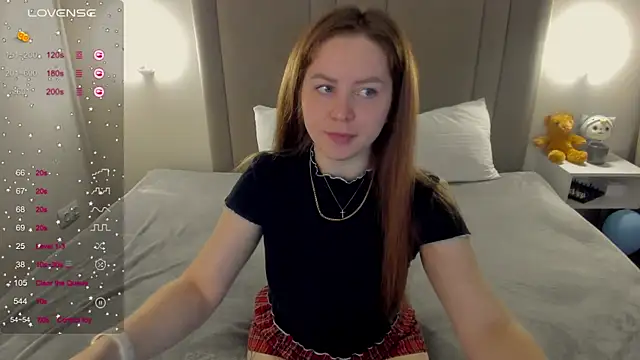 MikaBloom online show from 04/12/26, 01:43